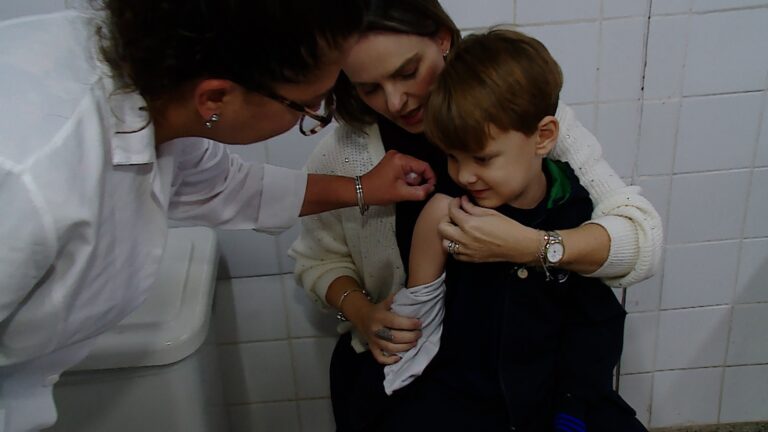“Dia D” contra a paralisia infantil promove atualização de esquema vacinal das crianças