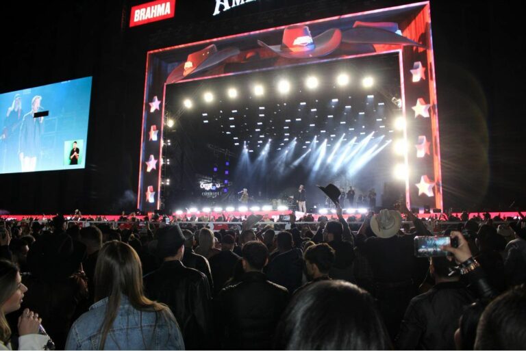 Festa do Peão de Americana reúne milhares de pessoas no 1º final de semana