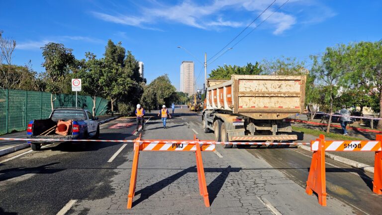 rompe adutora jacareí