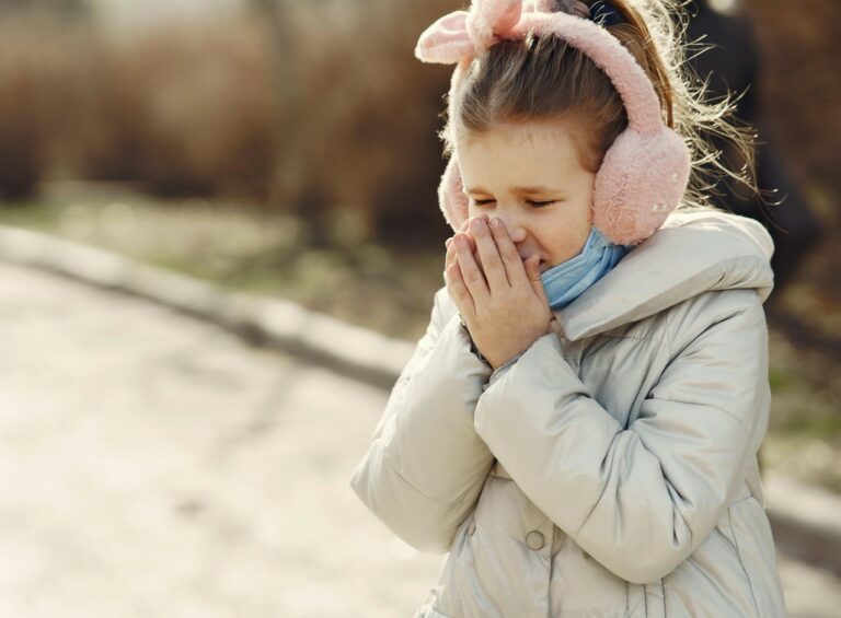 Aumento nos casos de coqueluche levanta alerta; saiba como prevenir