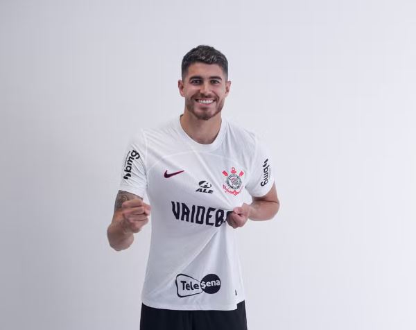 Corinthians e Santos conversam sobre Pedro Raul, mas atacante evita Série B