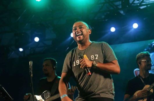 Shopping de São Vicente recebe show de Edshow de graça neste domingo