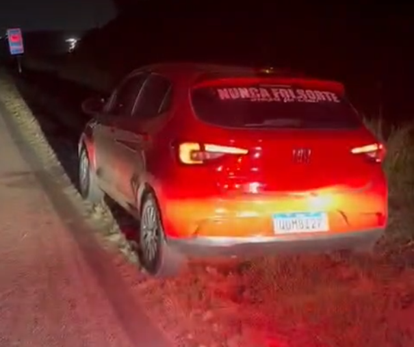 Trio que furtou casa e fugiu é preso em rodovia da região