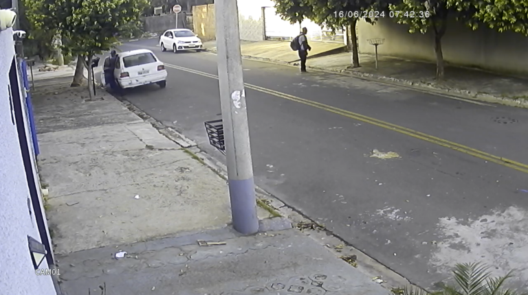 Criminosos empurram carro para furtar em Campinas; Vídeo