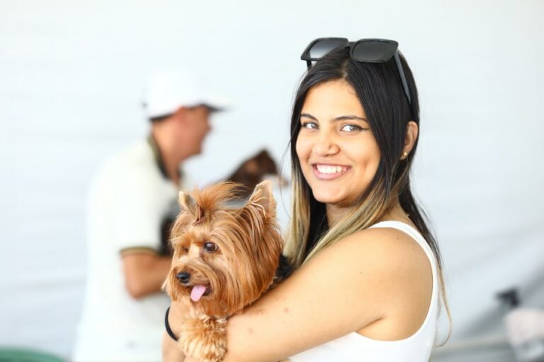 CCZ leva serviços ao Dog Fashion Day