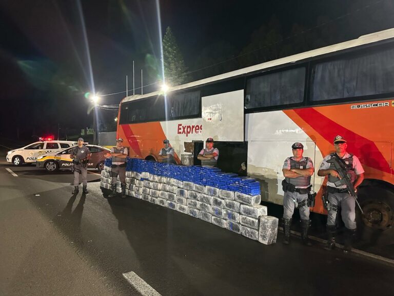Trio é preso com 1,5 tonelada de maconha em ônibus de viagem no interior de SP