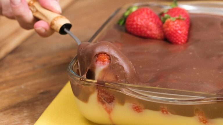 Aprenda a fazer um maravilhoso Morango do Nordeste na travessa