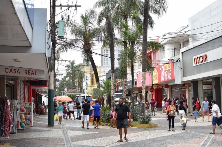Comércio de Araçatuba poderá funcionar no feriado da Revolução Constitucionalista