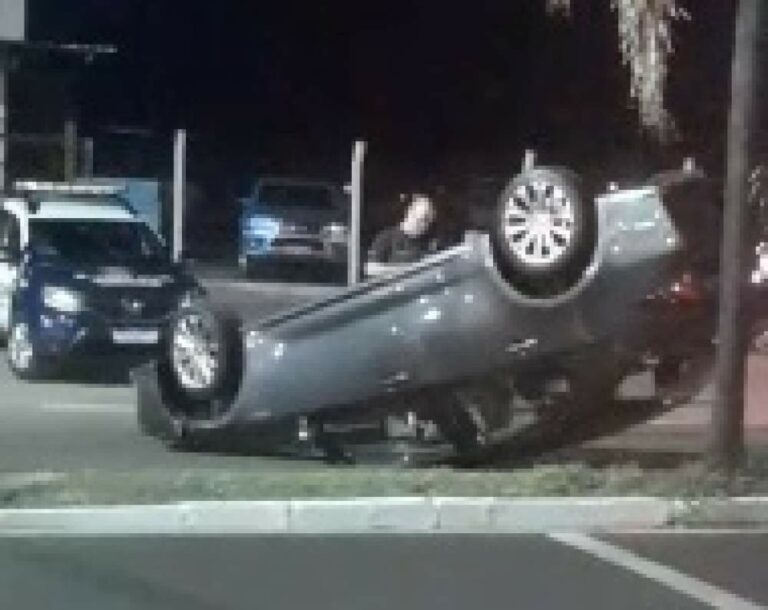 Mãe do ator Reinaldo Gianecchini capota carro em avenida de Birigui
