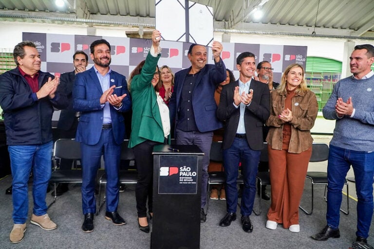 Vice governador de SP assina autorização de aporte de mais de R$ 3 milhões para reforma de escola em Itanhaém; Confira!