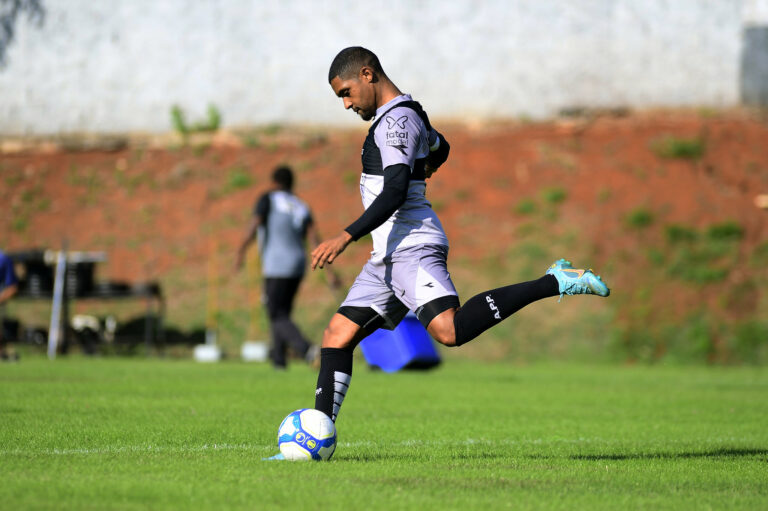 Ramon Carvalho vê ‘mental forte’ da Ponte e espera manter sequência em casa contra o Vila Nova. Foto: Marcos Ribolli/PontePress