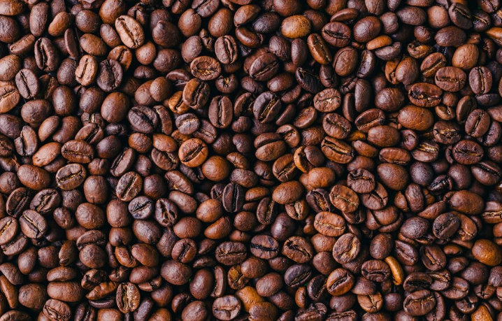 Ministério divulga que dezenove marcas de café são impróprias para consumo