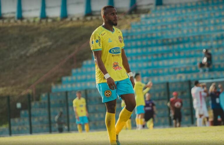 Atacante do Araçatuba denuncia racismo em jogo contra o Colorado Caieiras