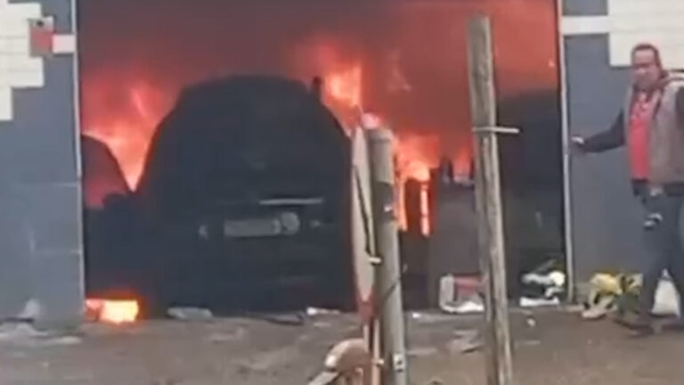 Incêndio atinge oficina mecânica e mobiliza Corpo de Bombeiros em Campinas