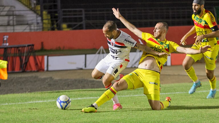 Botafogo recebe o Amazonas em “decisão” contra o rebaixamento; TH+ Esportes transmite o jogo