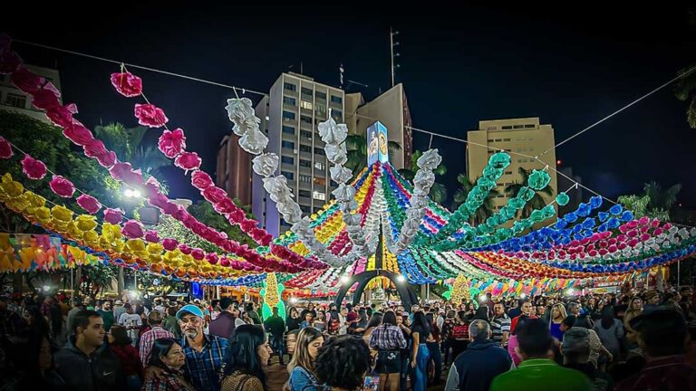 Então, Michel Teló na praça Rui Barbosa