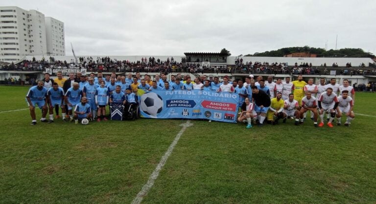 Partida de futebol beneficente entre amigos do Kayo Amado e Craque Neto terminou empatado; Confira!