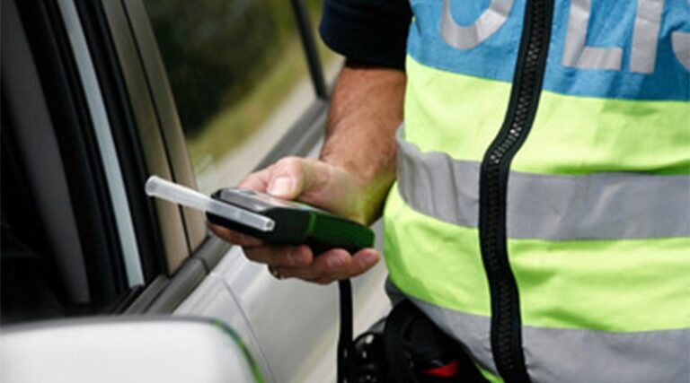 Jovem é detido por suspeita de embriaguez ao volante em Araçatuba após colidir com moto