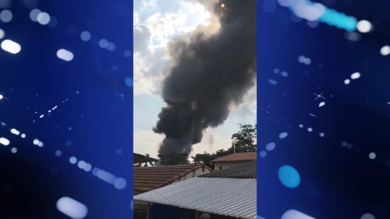 Incêndio atinge ferro-velho em Campinas e assusta moradores