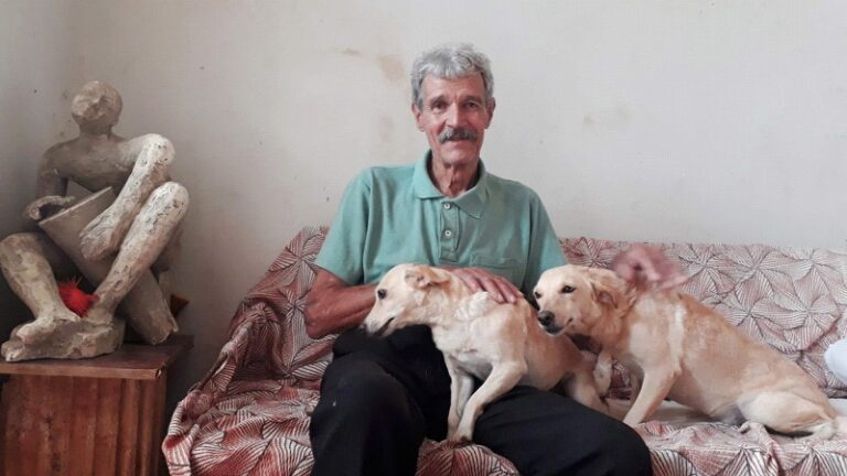 Aos 86 anos, morre o artista plástico Thirso Cruz