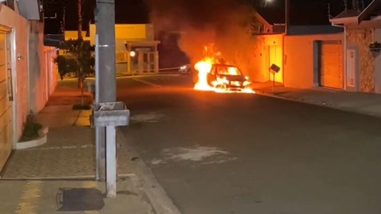 Homem que ateou fogo no carro da ex-esposa é preso em Limeira