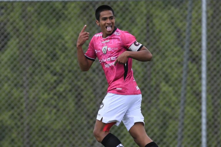 Lateral do Independiente del Valle reforça o Botafogo