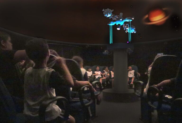 Haverá sessões às 14h30 e 15h30, de terça a sexta-feira e também aos domingos, até 28 de julho. Ingressos podem ser comprados na bilheteria a partir das 14h