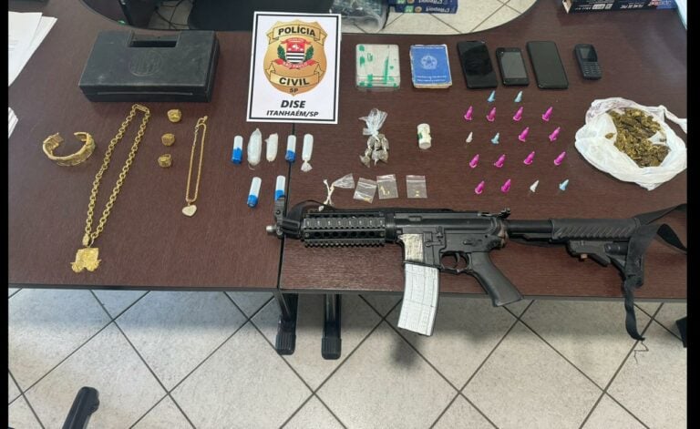 Homem é preso na posse de drogas e fuzil em Itanhaém