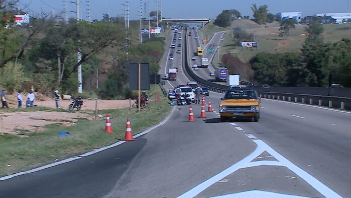 Acidente grave entre moto e ciclista deixa um morto na Rodovia SP-101