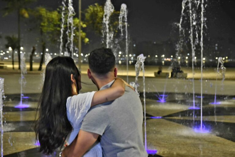 Casal realiza chá revelação na Fonte das Crianças