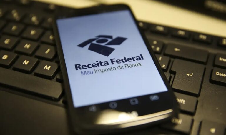 30% dos brasileiros pretendem usar a restituição do IR para quitar dívidas