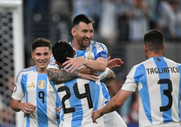 Argentina vence, Messi desencanta e vai à final da Copa América ‘em casa’
