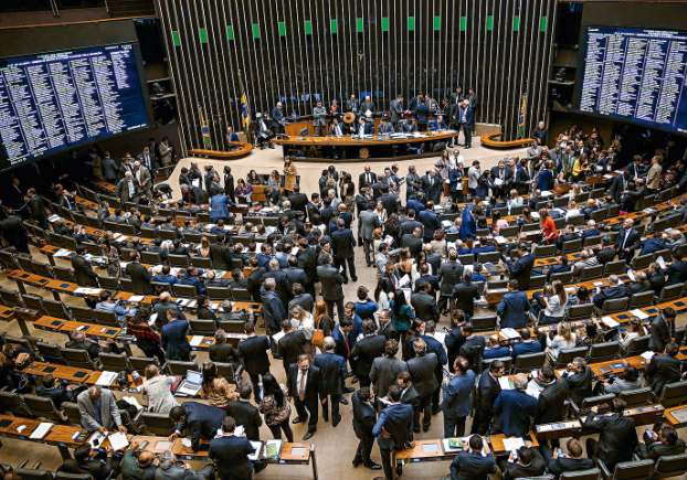 Deputados retomam taxação de previdência privada em herança na reforma tributária