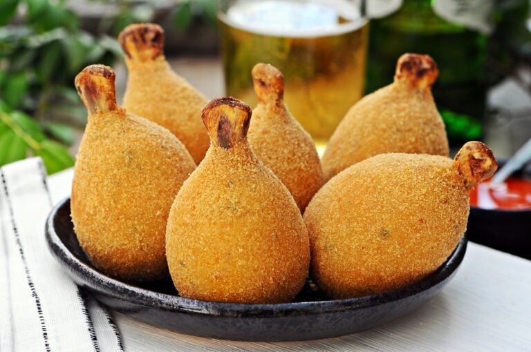 Saiba como preparar uma deliciosa Coxinha Creme