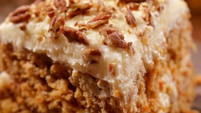 Veja como preparar um delicioso Bolo Gelado de Nozes com Doce de Leite