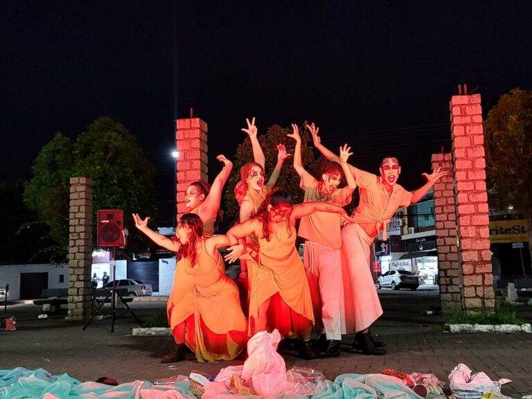 Mostra com apresentações gratuitas celebra os 15 anos de escola de teatro de Santos