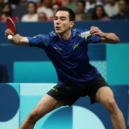 hugo-calderano-do-brasil-durante-jogo-contra-andy-pereira-de-cuba-no-tenis-de-mesa-das-olimpiadas-1722194827072_v2_450x450.jpg