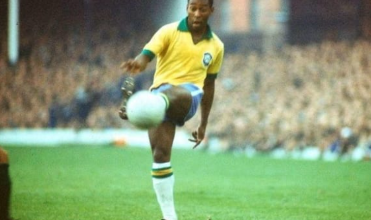 Lula sanciona lei que cria Dia do Rei Pelé, celebrado na data de seu milésimo gol