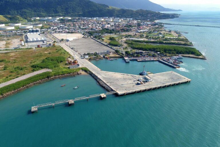 Porto de São Sebastião bate recorde histórico de cargas movimentadas