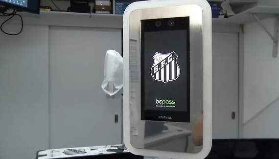 Vila Belmiro realiza primeiros testes de reconhecimento facial nas catracas de entrada