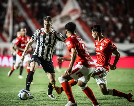 Santos cede empate ao Vila Nova, mas mantém liderança na Série B