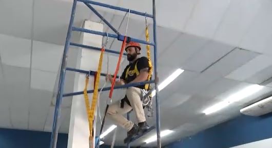 Confira como foi os treinamentos de trabalho e resgate em altura dos servidores da Defesa Civil e GCM