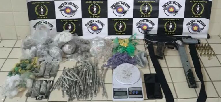 Submetralhadora é apreendida e homem é preso após tentar atirar contra PM em região de tráfico de drogas de São Vicente