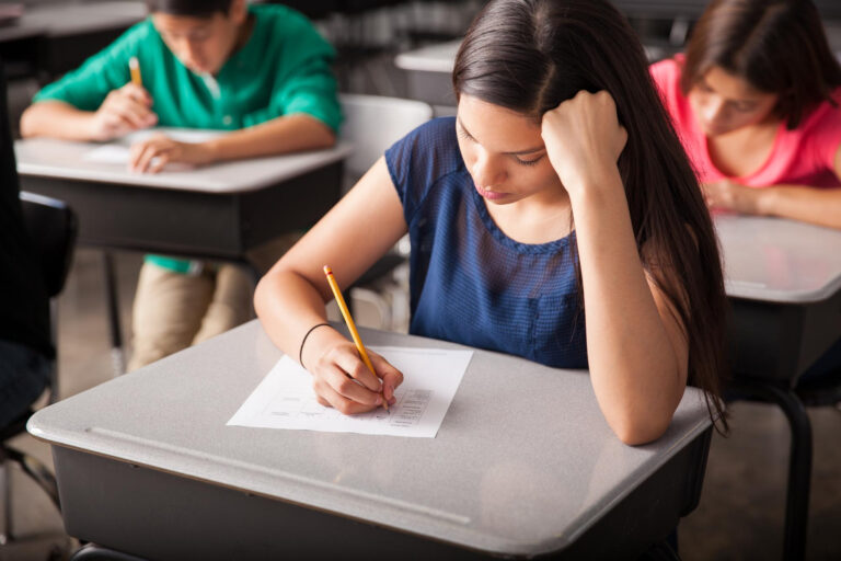 Mais de 2 milhões de alunos participam da Olimpíada de Redação a partir de segunda (19)