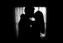 É preciso estar amando para assumir um relacionamento? Especialistas explicam