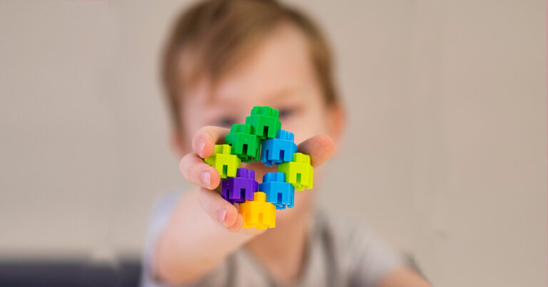 Dobra o número de alunos com Transtorno do Espectro Autistas no Brasil nos últimos sete anos, segundo Inep
