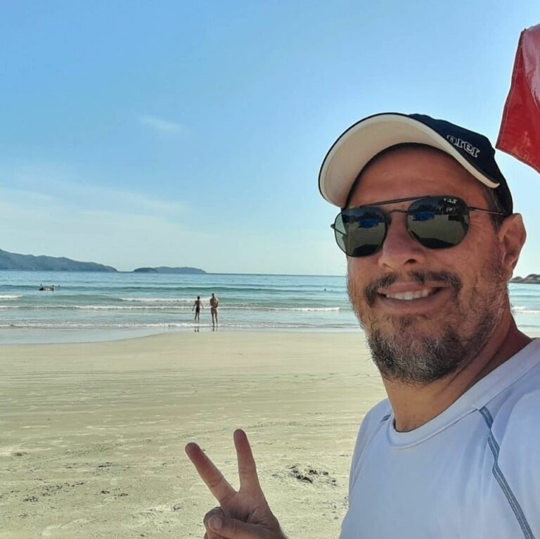 Corpo de morador de Jacareí vítima de tragédia aérea é velado em São José dos Campos