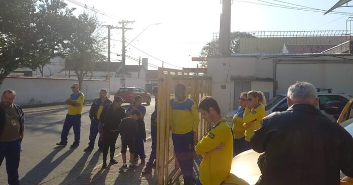 Trabalhadores dos Correios do Vale do Paraíba entram em greve