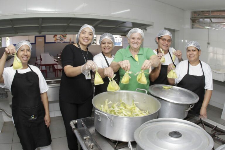 Educação de SP lança concurso para cozinheiras e cozinheiros da rede estadual