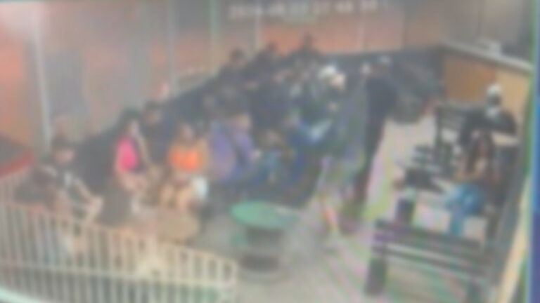 Atirador invade adega e mata homem com oito tiros diante de 20 pessoas